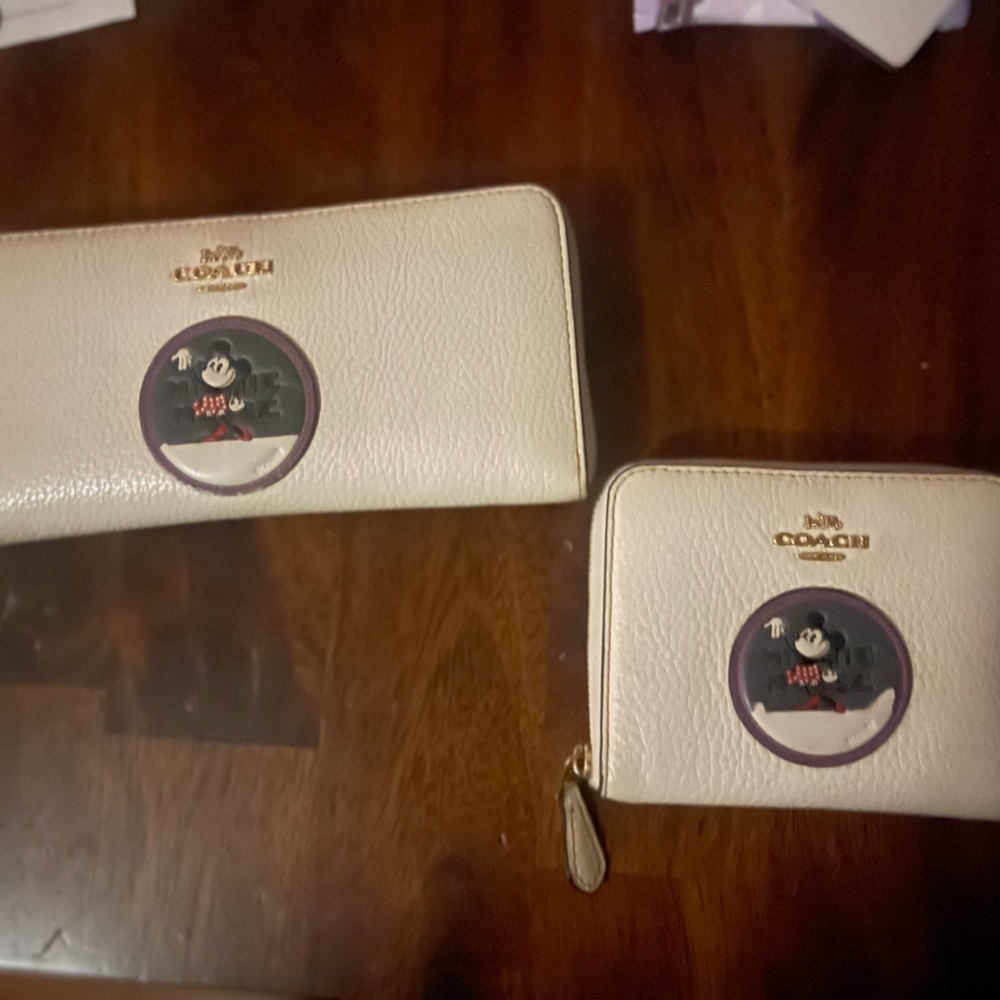 2 Coach Wallets - Picture 2 of 3